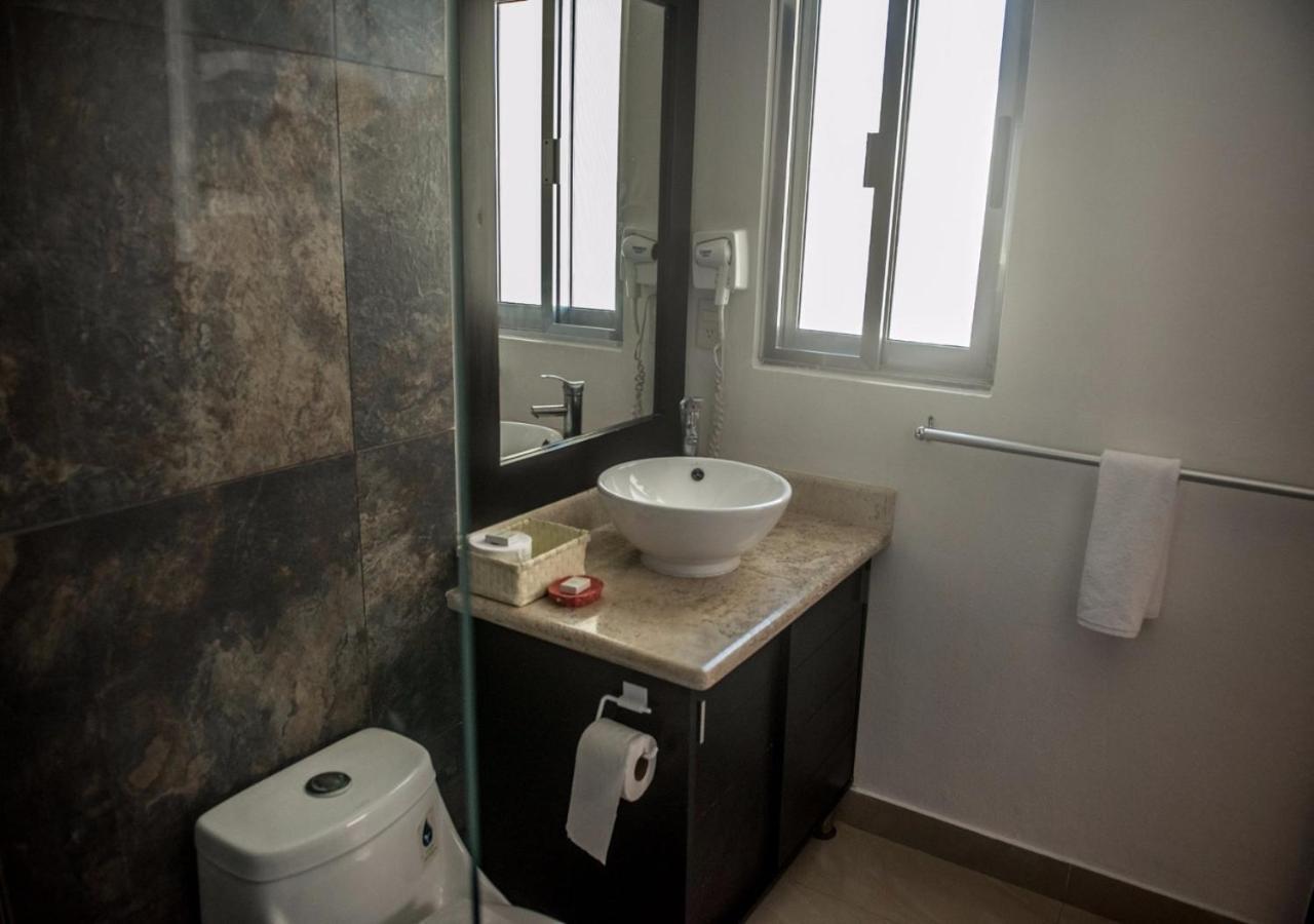 Sunrise 42 Suites By Holiday In Playa Playa del Carmen Exterior photo